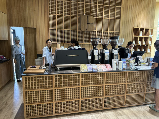 【Blue Coffee Agriculture｜チェンマイ大学内】  静かに集中できる、穴場カフェ。
