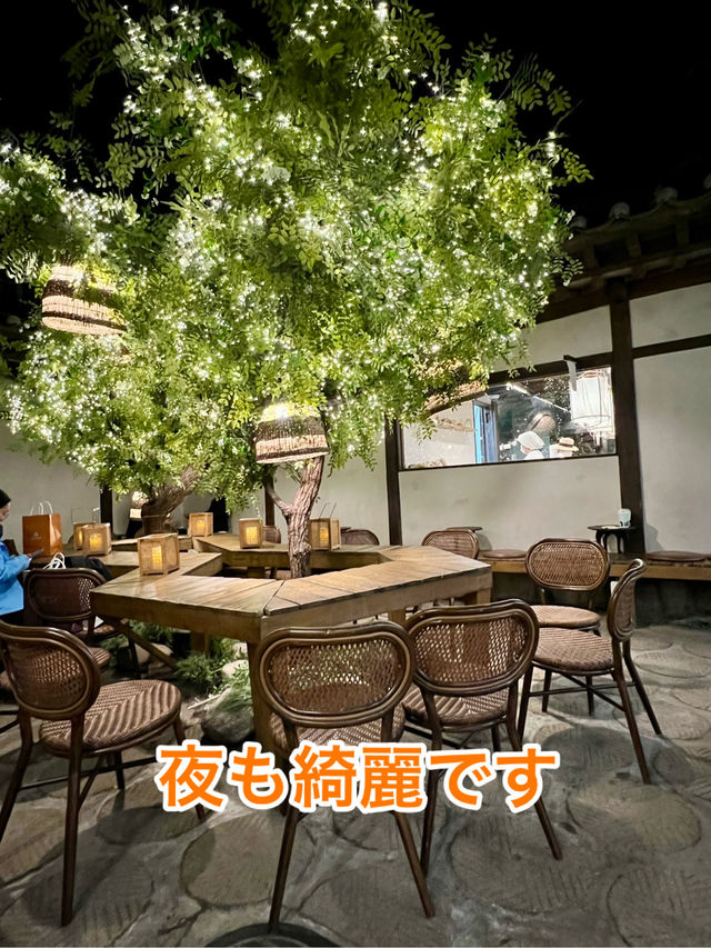 益善洞 ジャヨンドソグムパン併設カフェでパンとドリンク