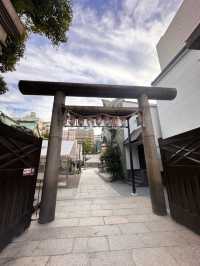 A Must-See in Osaka: The Striking Beauty of Namba Yasaka Shrine