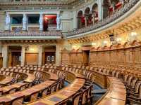 聯邦宮 Bundeshaus，參觀瑞士聯邦政府與議會所在。