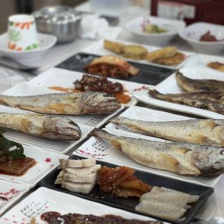 Yeonggwang's Famous Barley-Cured Croaker Restaurant: Doraeji