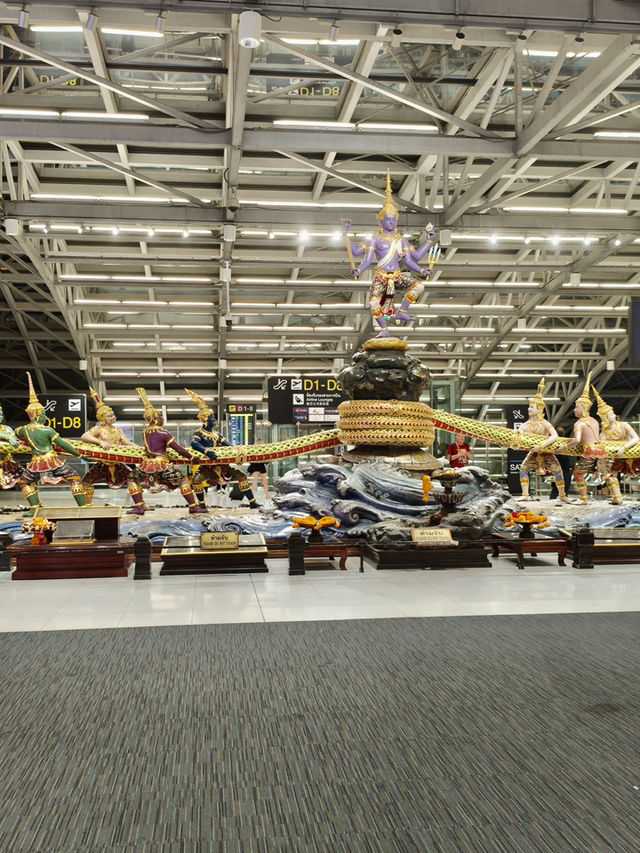 曼谷| 巨型神話雕塑  驚人的藝術品 轉機都變成打卡之旅