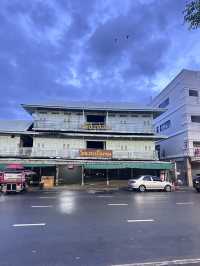 สักการะ อนุสาวรีย์ท้าวสุรนารี (ย่าโม)