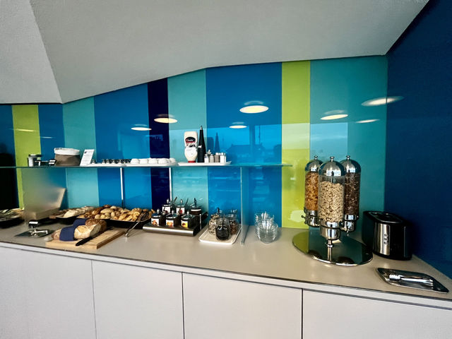 Buffet Breakfast with a View – Hotel Cristal Geneva