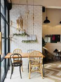 Hidden Gem Café Near Gaya Street 