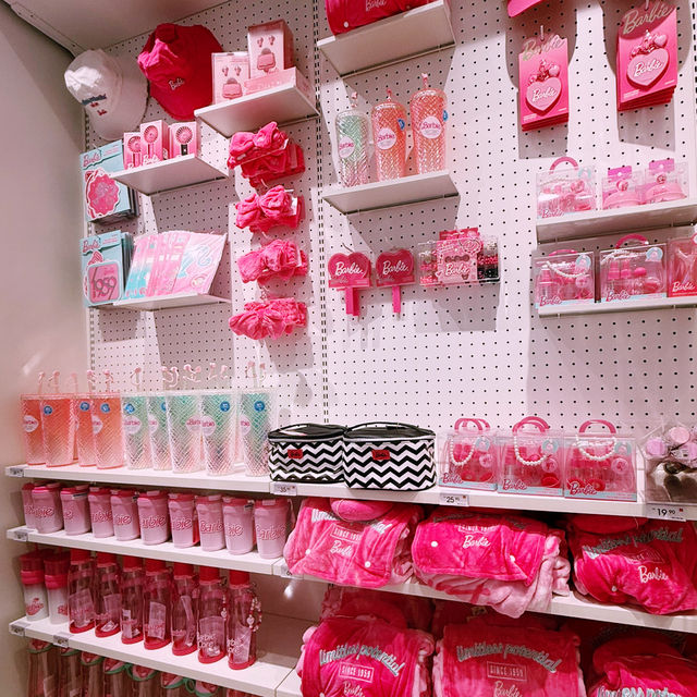 MINISO Magic in Toppen: Disney, Sanrio & So much Crayon Shinchan! 