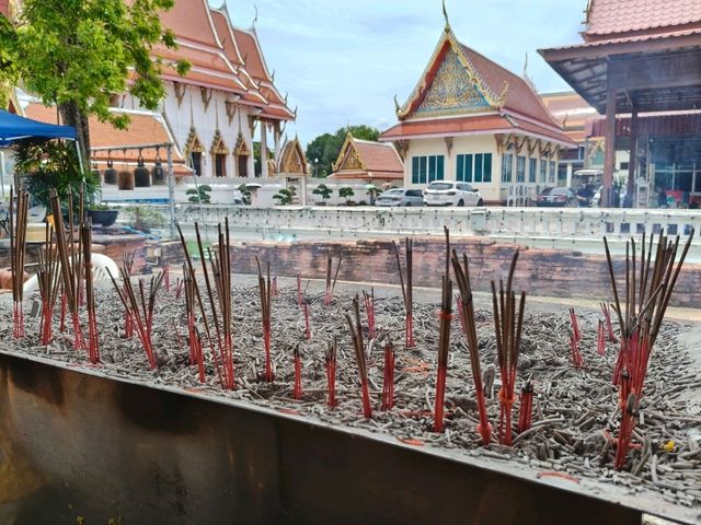 อยากปลดหนี้ต้อง วัดปรางค์หลวง นนทบุรี