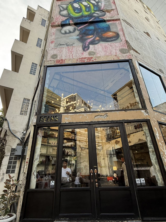 Explore Songwat – Bangkok’s Revived Coffee & Culture Lane ☕️