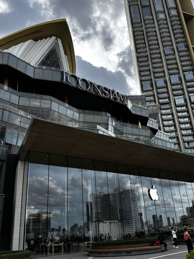 ICONSIAM's SOOKSIAM is a large indoor floating market