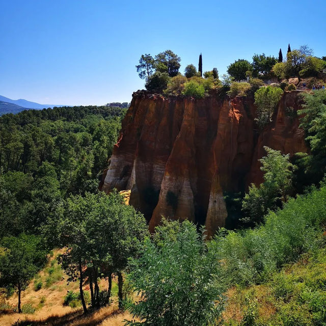 🏜️✨ Weekend in Roussillon: Hiking the Ochre Trails of Provence