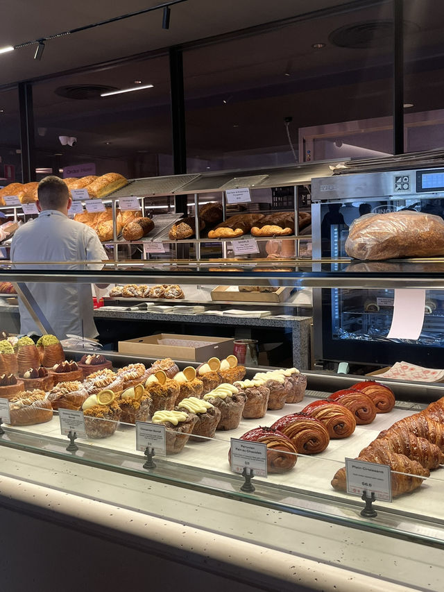 🥯 DROM – A Pastry Playground with bold flavors