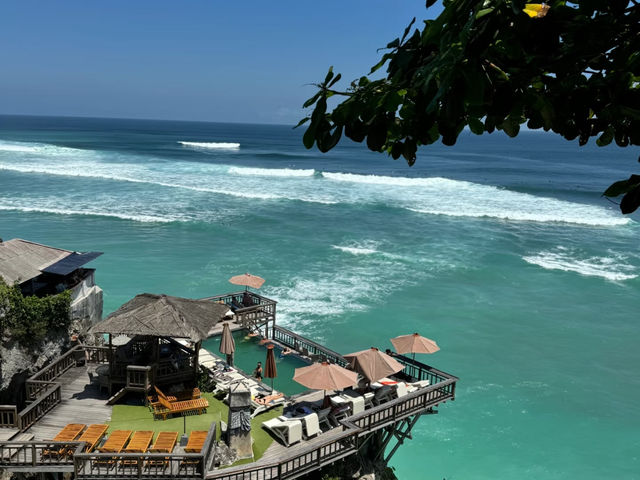 Bali's Hidden Gem: Blue Point Beach in Southern Bali! 🌊💙