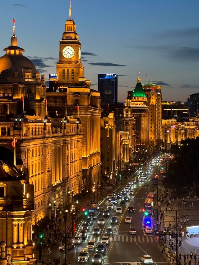 The Bund: A Timeless Stroll Along the Huangpu