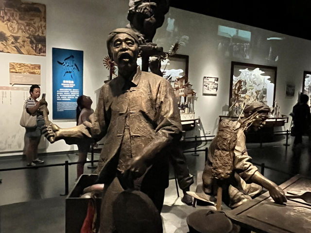 🖼️ Chengdu Museum – The Perfect Cool-Down Cultural Stop in Tianfu Square