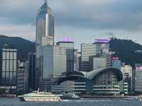 日與夜的景色都同樣令人沉醉的維多利亞港