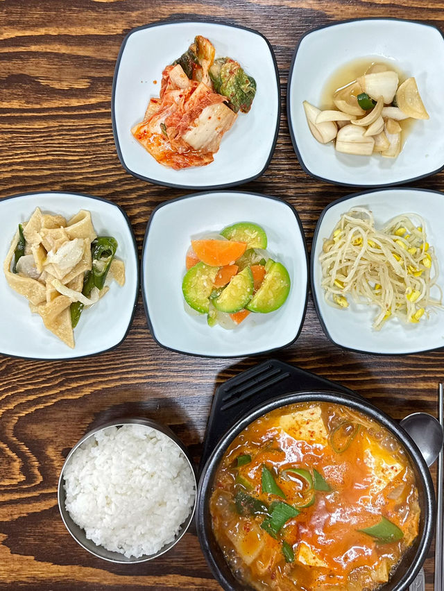 🥢 밑반찬 먹으러 가는 집