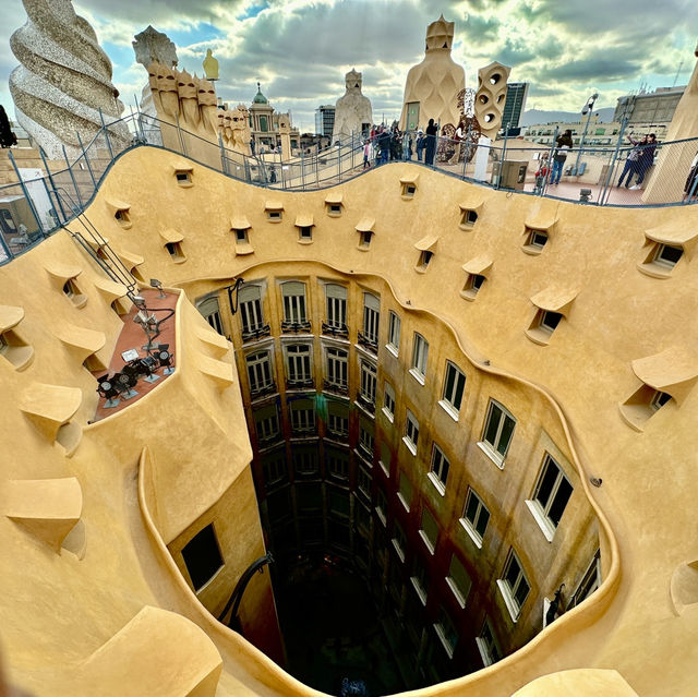 西班牙🇪🇸巴塞隆納高第踩點 米拉之家