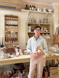 Camy Cafe – Good Old Days is a cozy,