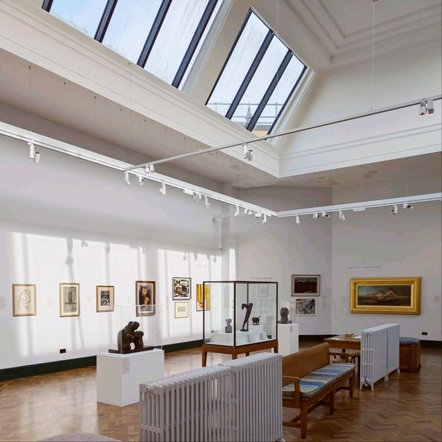 Bolton Art Gallery, Library & Museum