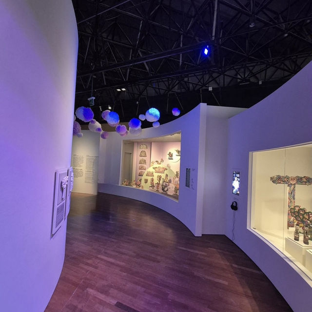 Solo Time Travel at the National Folk Museum of Korea** 🕰️🏯