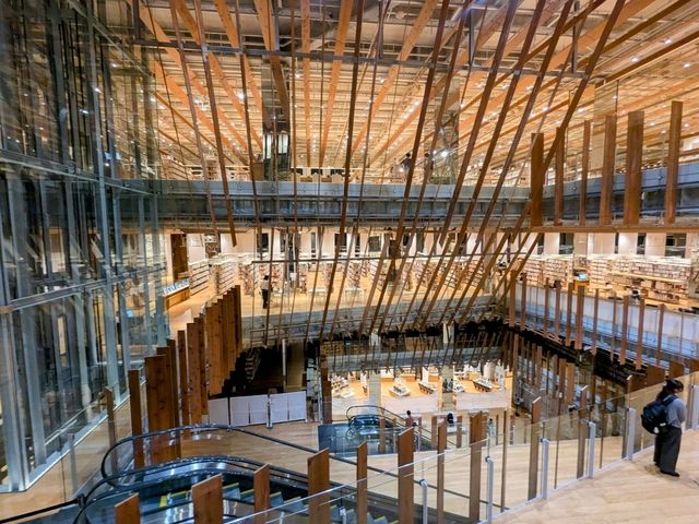 富山 | 富山市玻璃美術館&圖書館，隈研吾的美學建築