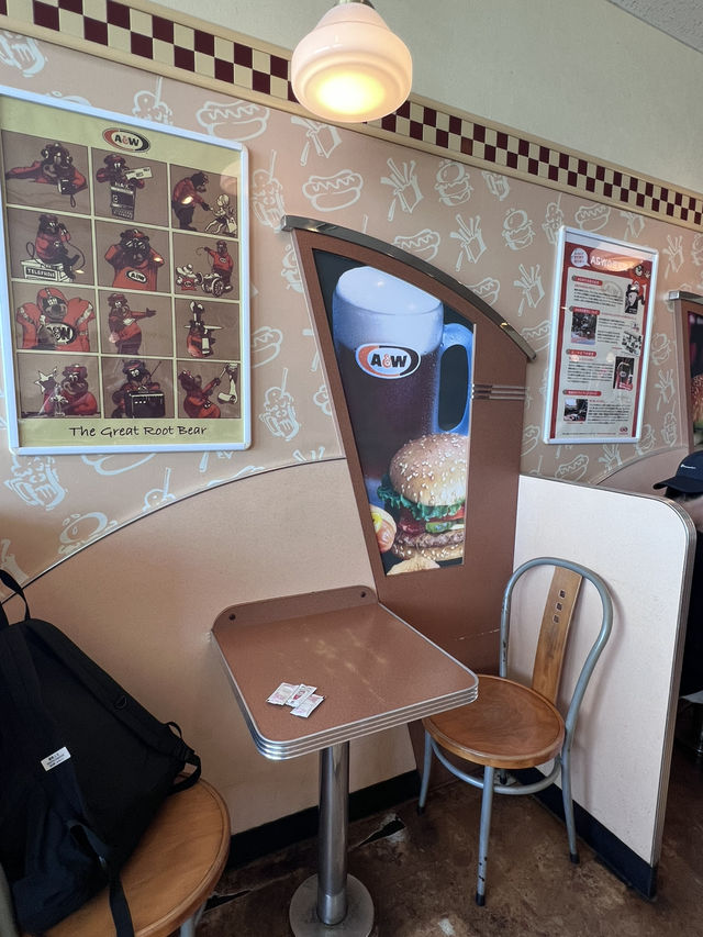 沖繩限定美食！ 復古風漢堡店必食推介