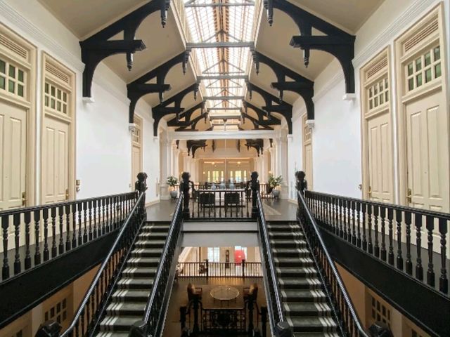 Step Into Timeless Elegance – My Unforgettable Stay at Raffles Singapore