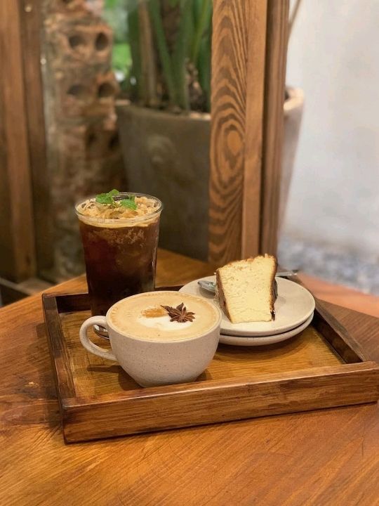 While Crema Coffee