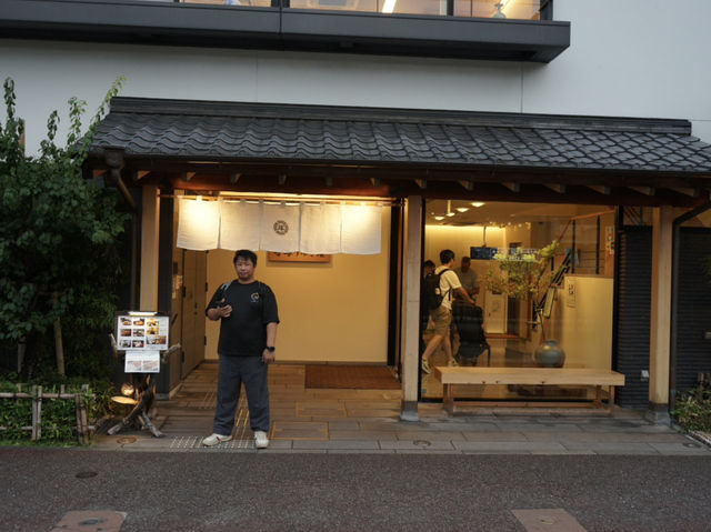 ข้าวหน้าปลาไหลย่างถ่าน  Hakata Unagiya Fujiuna