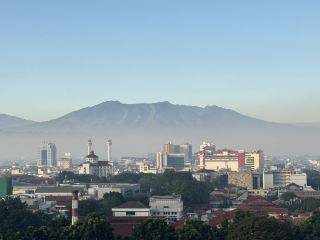 Where to stay at Bandung? Novotel Bandung-enjoy amazing mountain view from city center