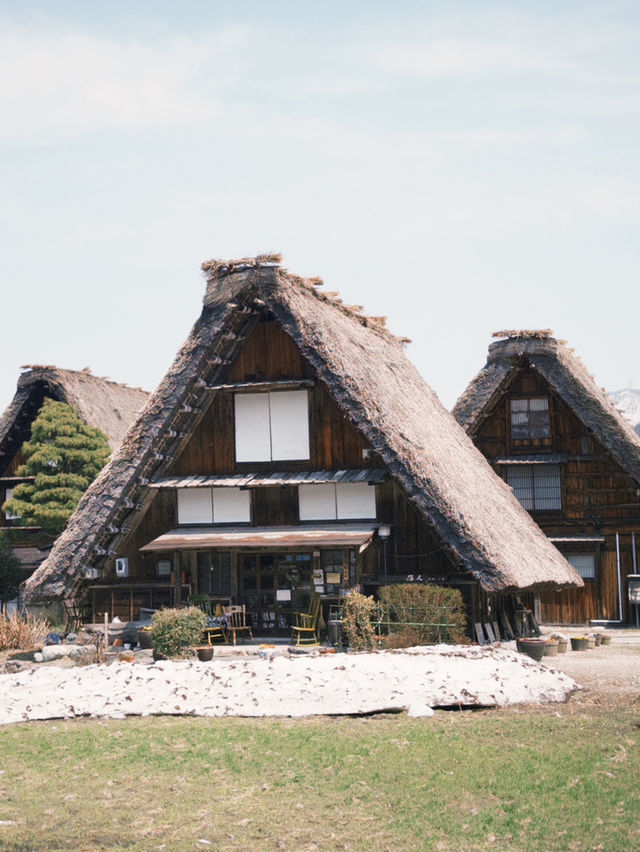 🏡 หมู่บ้าน Shirakawa-go – โลกนิทานมีอยู่จริง ❄️