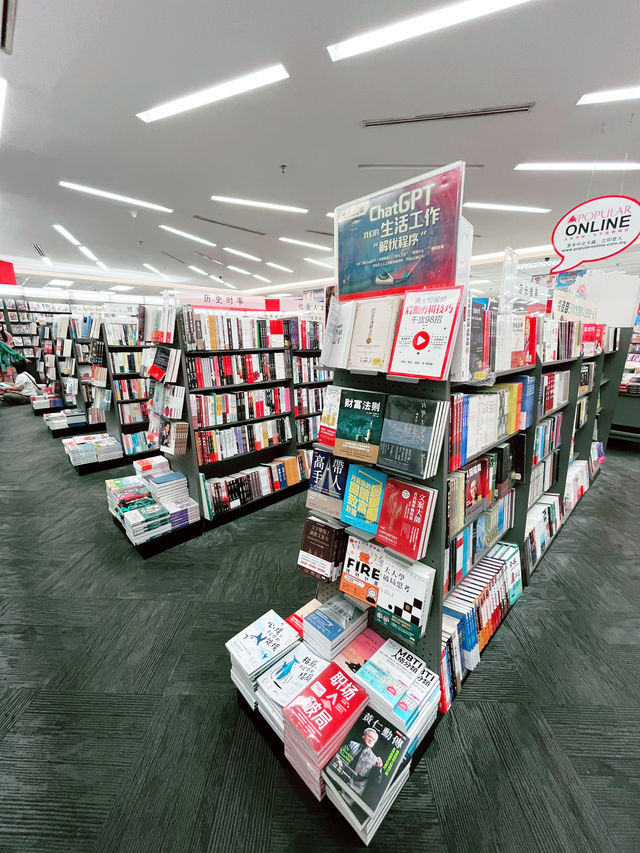 Popular Bookstore KL – A Haven for Book Lovers and Aesthetic Seekers 