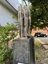 紅磚與希望之光：福岡市赤煉瓦文化館與戰災復興記念群像