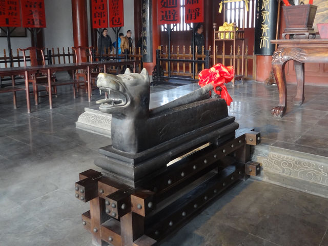 The Echo of the Gavel: The Spirit of Northern Song Law Frozen Under the 'Upright and Honest' Plaque