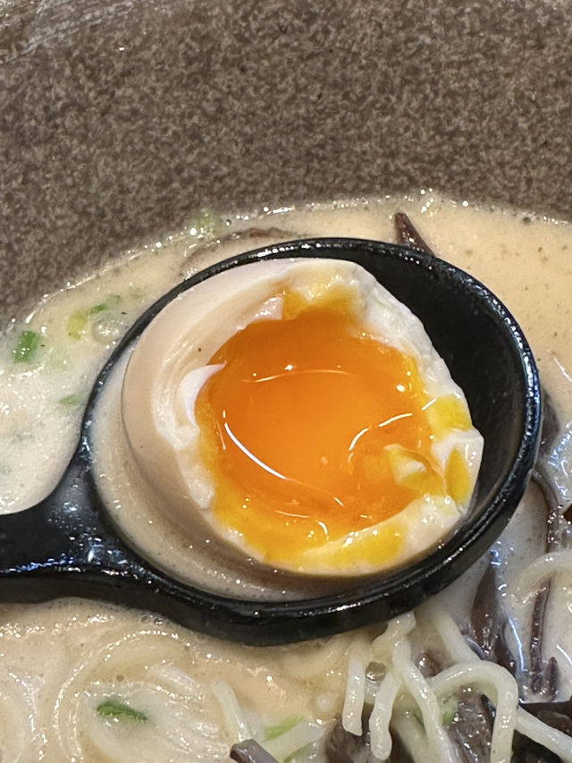 三傻到灣仔品嚐正宗日式拉麵店