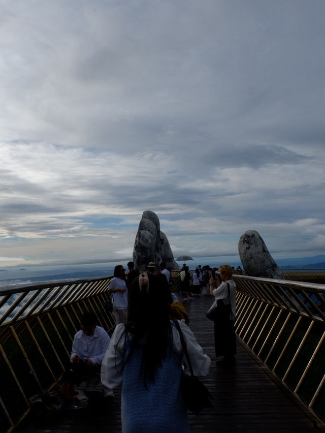 ดานัง บานาฮิลล์ในวันที่ฝนตก