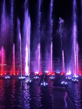 The water fireworks at the large hot spring theme park "Tokyo Yurakujo" are spectacular 👏⟡.