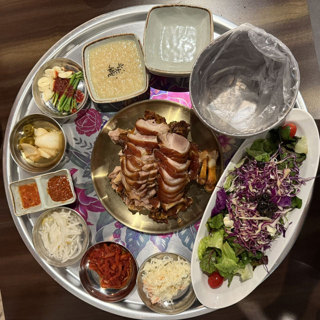 「豬腳好食,配菜麻麻🙈」 「豬腳好食,配菜麻麻🙈」