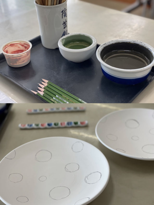 窯元直営の砥部焼の販売店 絵付体験ができます。