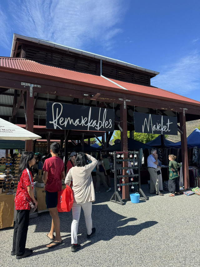 【ニュージーランド・クイーンズタウン】地元の魅力がぎゅっと詰まった「Remarkables Market」🍯🥖🎶