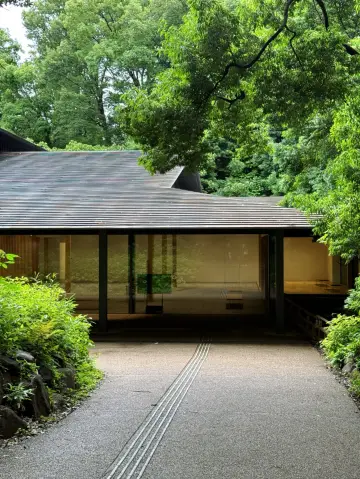 東京明治公園：四季流轉中的都市綠洲，邂逅日式浪漫