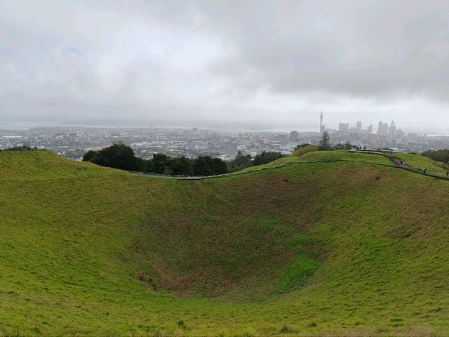 Auckland's Volcanic Summit: A Symphony of City and Sea