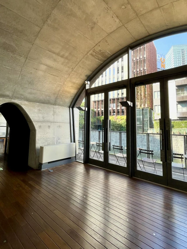 A Hidden Slice of Tokyo History – Manseibashi Station 🚉✨ A Hidden Slice of Tokyo History – Manseibashi Station 🚉✨