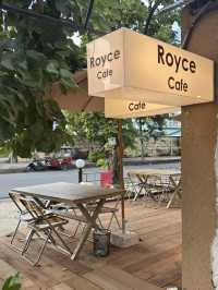 Royce Café – Your Chill Hideaway in Toul Kork ✨☕
