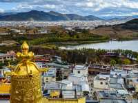 🏔️ 송찬림사 – 호수와 맞닿은 자연속의 고요