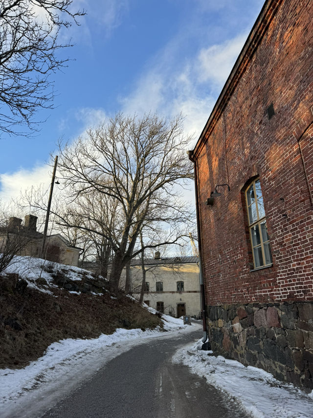 SUOMENLINNA: HELSINKI’S ICONIC ISLAND FORTRESS 🏰🌊🇫🇮