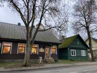 静寂に包まれた湖に佇むカウナス城