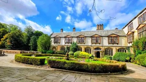 🍁🏰 Hotel Coombe Abbey: Tempat Misteri Abad Pertengahan Bertemu Keajaiban Pedesaan 🇬🇧✨ — traveler post in Coventry