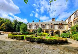 🍁🏰 Coombe Abbey Hotel: Where Medieval Mystery Meets Countryside Magic 🇬🇧✨