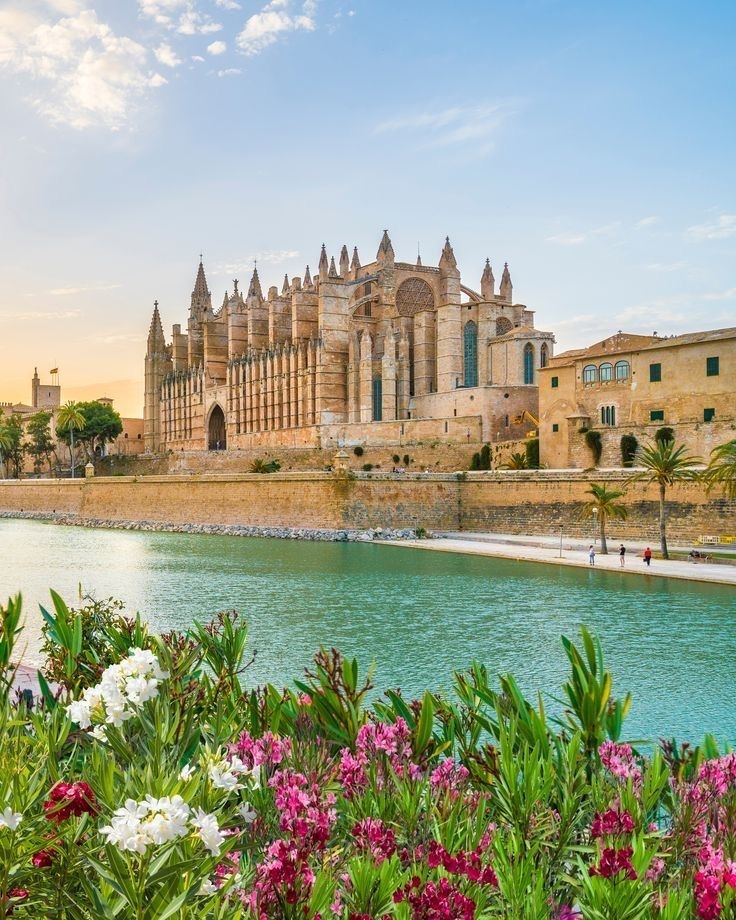 🌊 Mallorca, SpainLuxury Mallorca: Fortress Hotels, Hidden Coves and Mountain Villages 🇪🇸
